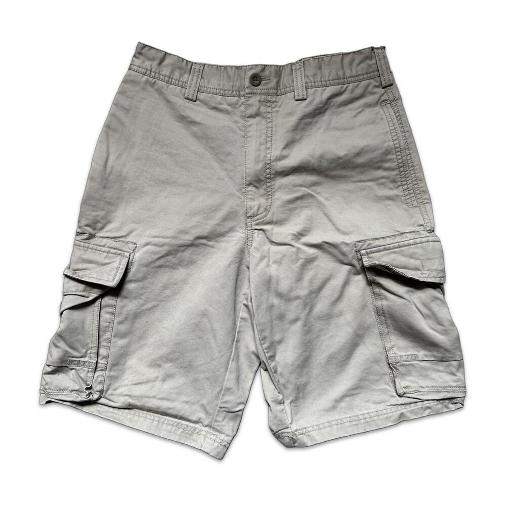 Men’s Perry Ellis Khaki Cargo Shorts (Size 30)